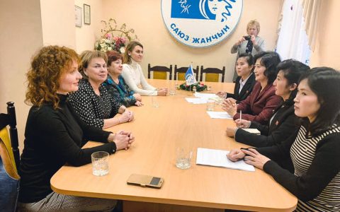 Встреча представителей союз женщин Северной Кореи с коллегами в Беларуси.